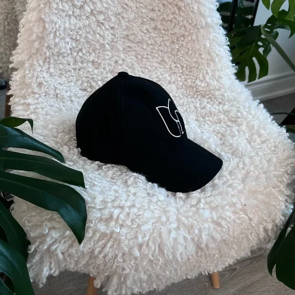 🖤🦄 Authentic ba&sh Hugo Balck Cap 🧢 - Picture 5 of 9